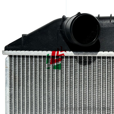 Aksesoris Radiator Truk Untuk Hino R415 Sistem Pendingin Aluminium Tangki Air Truk