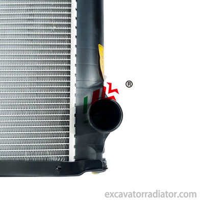 Guangzhou ISUZU Mixer Truck Radiator Tangki Air Pendingin Perhimpunan Sistem Campuran Beton Dan Pendingin