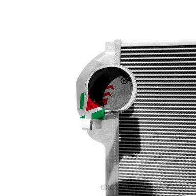 Isuzu Truck Intercooler C02151100 Heavy Duty Truck Intercooler berkualitas tinggi Air Cooler